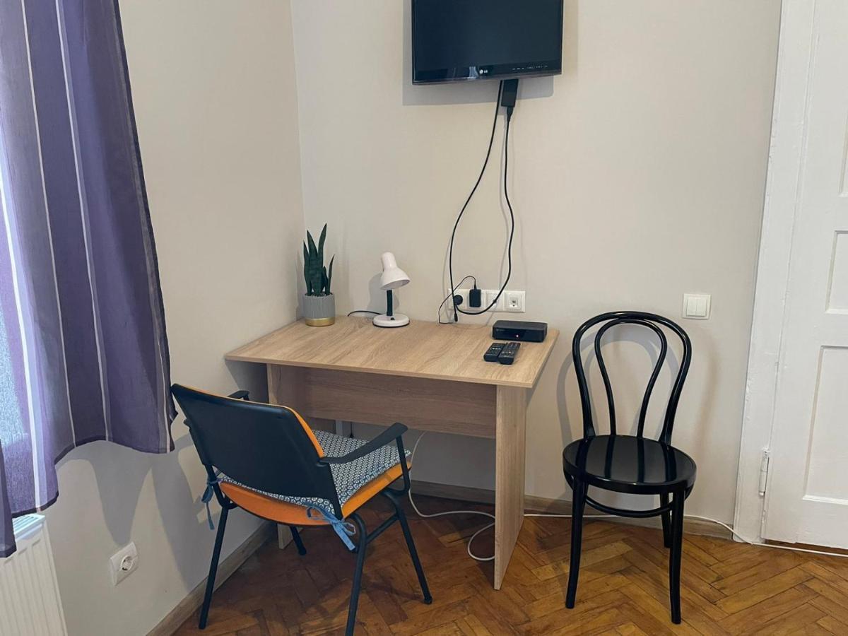 Джерельна 25, Апартаменти В Центрі З Двома Ізольованими Спальнями Lviv Exterior photo