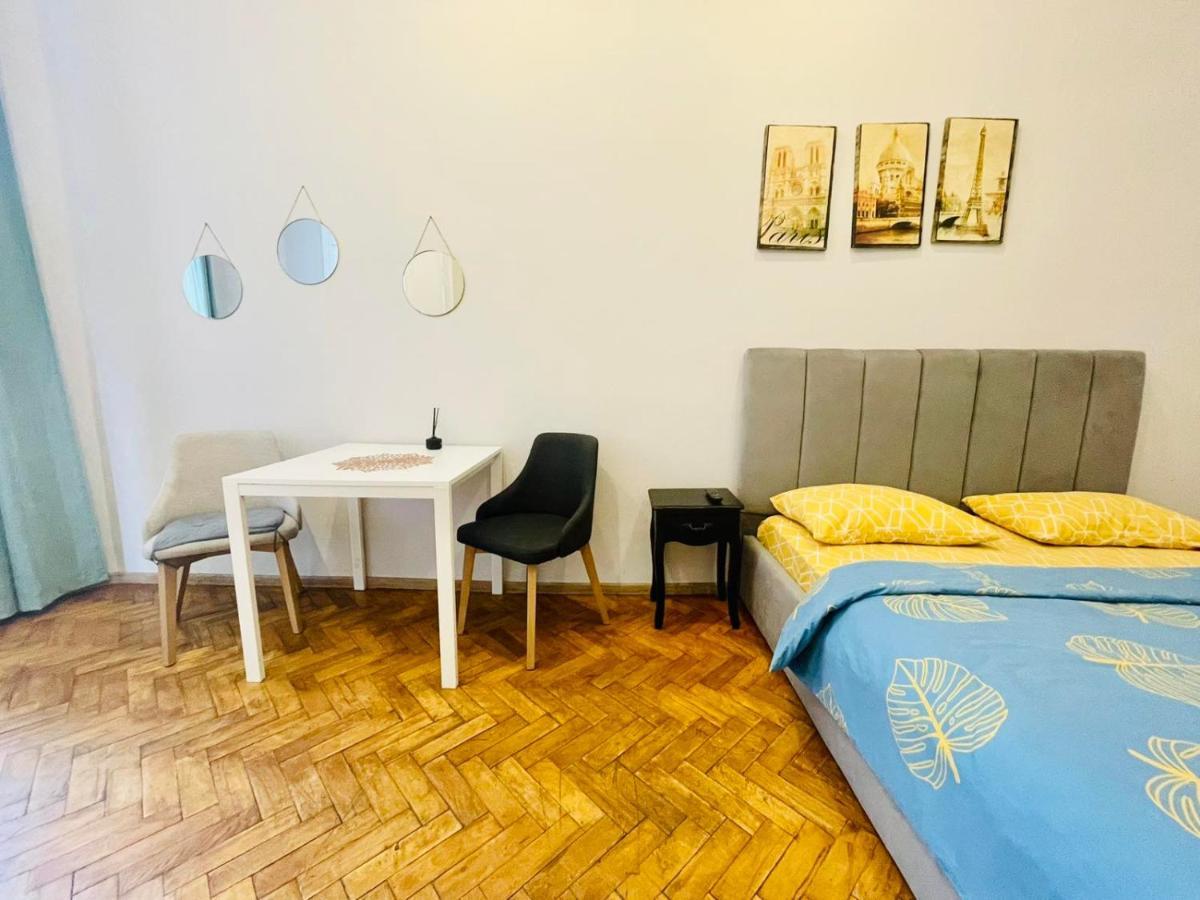 Джерельна 25, Апартаменти В Центрі З Двома Ізольованими Спальнями Lviv Exterior photo